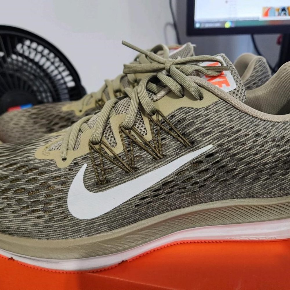 NIB MENS NIKE ZOOM WINFLO 5 RUNNING SHOES